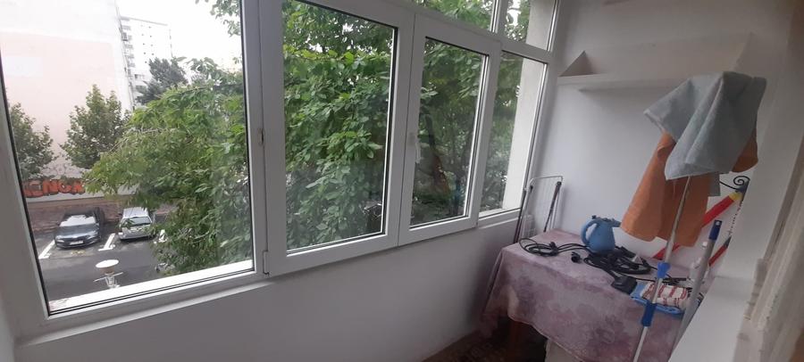 Apartament cu 3 camere semidecomandat în 1 Decembrie 1918