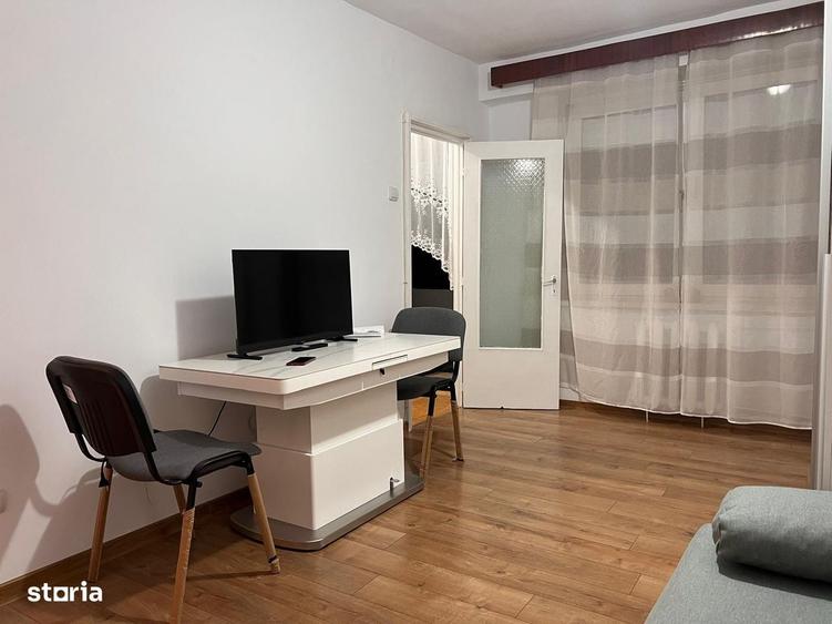 Apartament tip C, decomandat, o camera et.2 Central, zona Piata Mare - 1