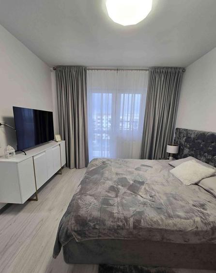 Apartament cu 2 camere semidecomandat, mobilat în Sud