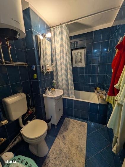 Apartament cu 2 camere semidecomandat în Craiovița Nouă