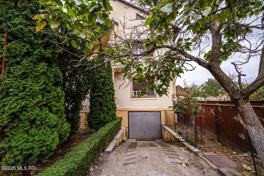 Casă individuală cu 21 camere cu Canalizare în Freidorf