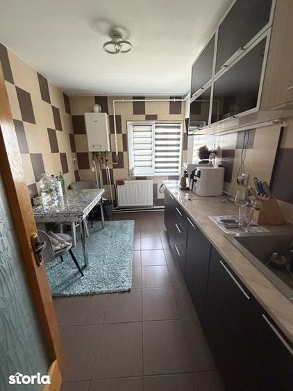 Apartament cu 3 camere decomandat în Central