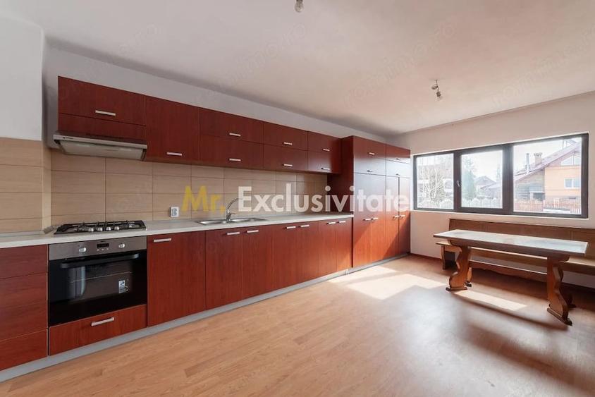 Casă cu Teren 4563 Mp în Central