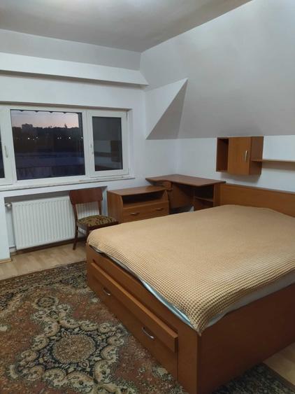 Apartament cu 3 camere semidecomandat în Exterior Vest