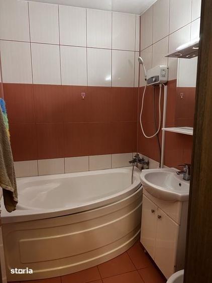 Apartament cu 2 camere semidecomandat în Berceni