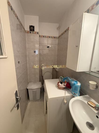 Apartament cu 3 camere decomandat, mobilat în P-ța Reșița