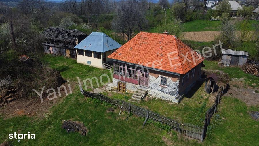 Casă cu 2 camere cu Teren 10156 Mp în Valea Iașului