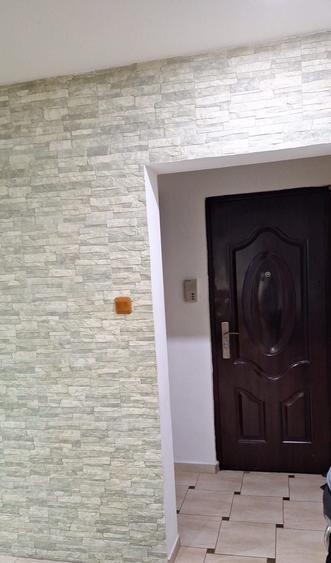 Apartament cu 3 camere decomandat în Băceni