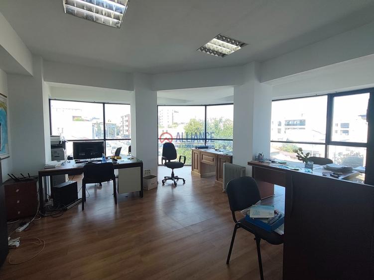 Birou, de 35 mp, în Central