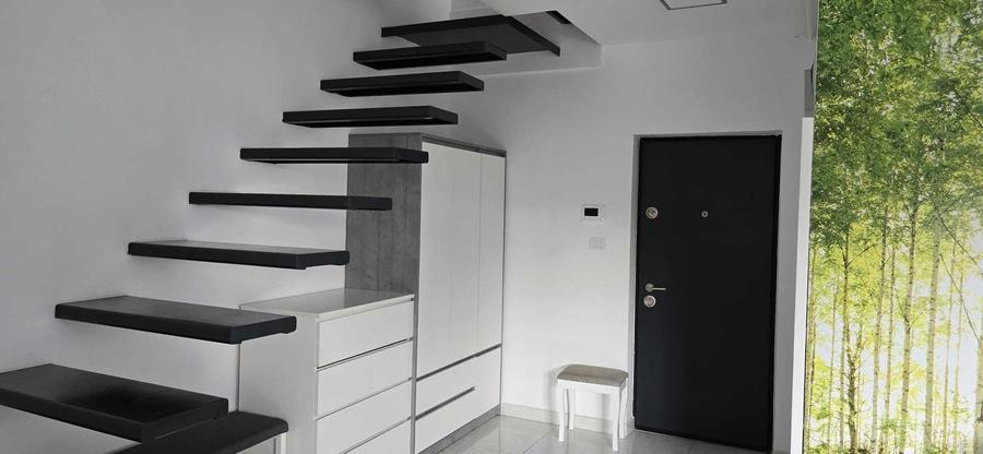 Apartament cu 3 camere decomandat în Boul Roșu