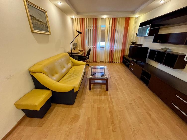Apartament cu 2 camere decomandat în Enachiță Văcărescu