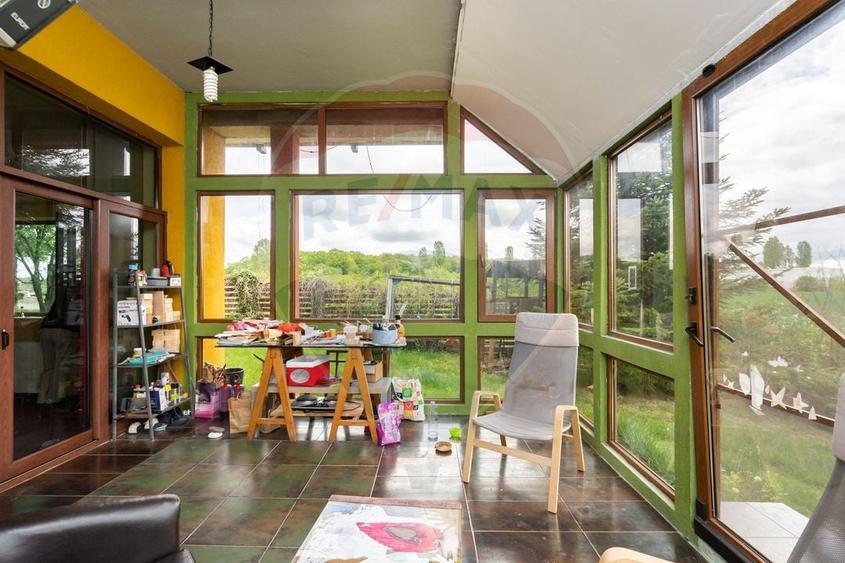 Casă individuală cu 5 camere cu Piscina în Izvorani