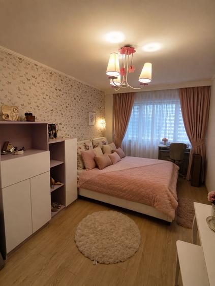 Apartament cu 3 camere decomandat în Central