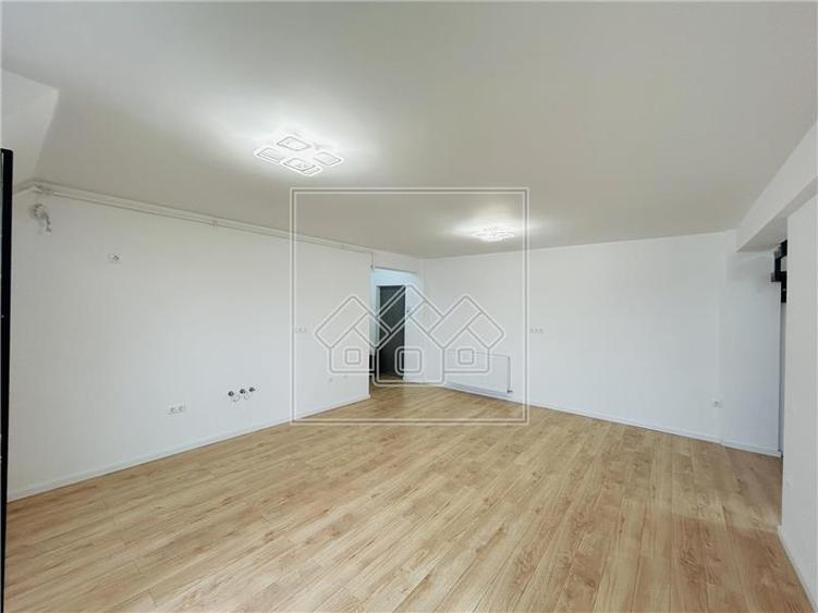 Apartament cu 3 camere decomandat în Arhitecților - Calea Cisnădiei