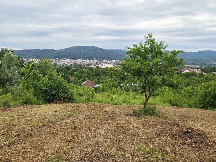 Teren de 1840 mp, în Feteni