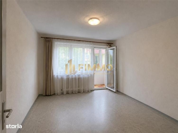 Apartament cu 4 camere decomandat în George Enescu
