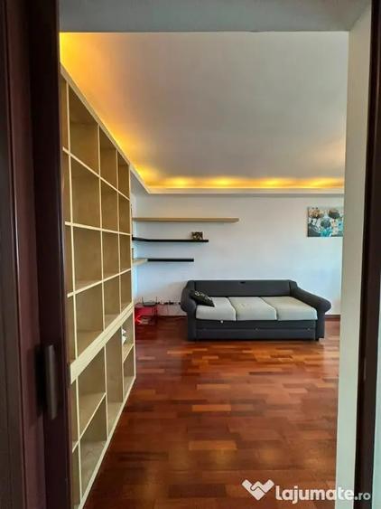 Apartament cu 3 camere decomandat în Tineretului