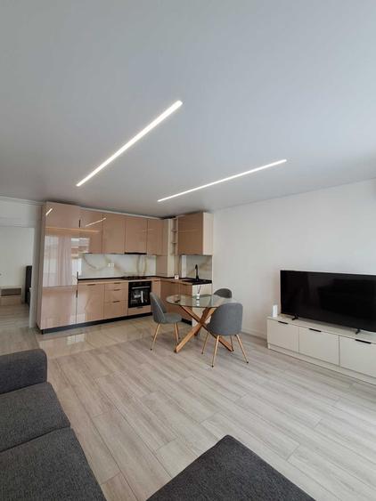 Apartament cu 2 camere semidecomandat, mobilat în Apărătorii Patriei