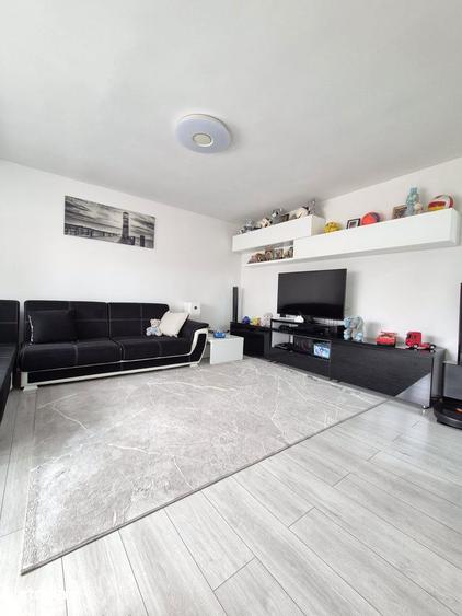 Apartament cu 2 camere decomandat, mobilat în Sud