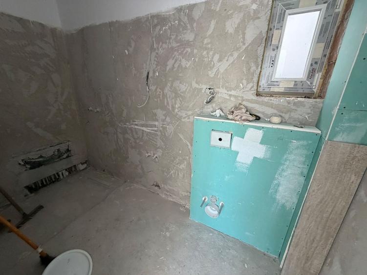 Casă individuală cu 4 camere cu Canalizare în Fundeni