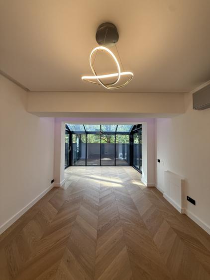 Apartament cu 4 camere decomandat, mobilat în Iancu Nicolae