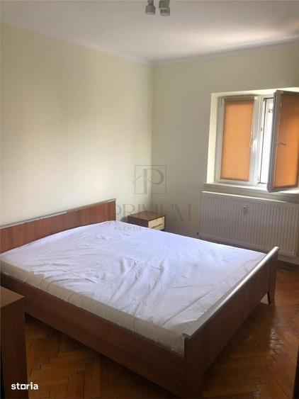 Apartament cu 3 camere decomandat în Baba-Dochia