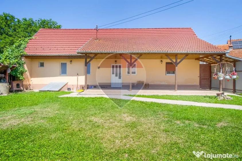 Casă cu 3 camere cu Teren 565 Mp în Zizin