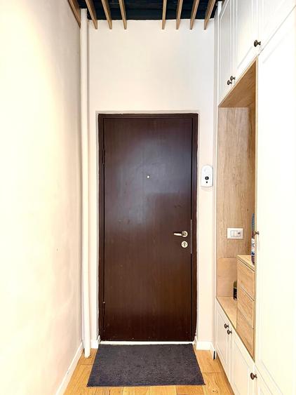Apartament cu 3 camere semidecomandat în Universitate