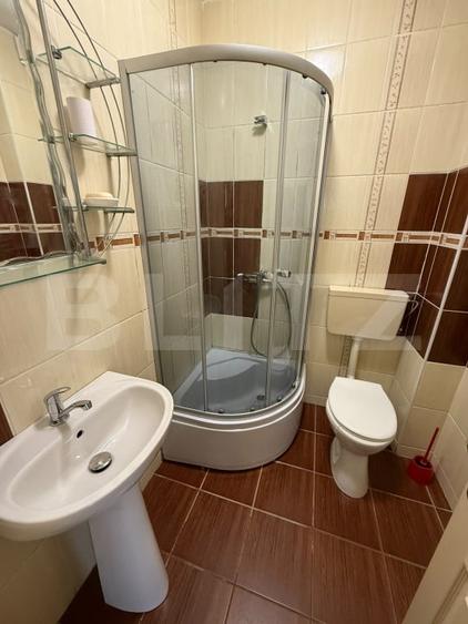Apartament cu 3 camere semidecomandat, mobilat în Zorilor