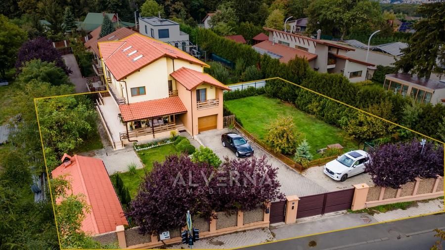 Casă individuală cu 6 camere cu Canalizare în Făget