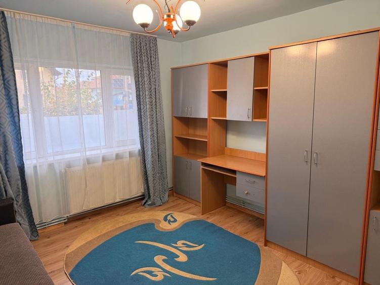 Apartament cu 2 camere decomandat în Între Lacuri