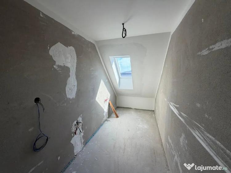 Apartament cu 3 camere decomandat în Florești