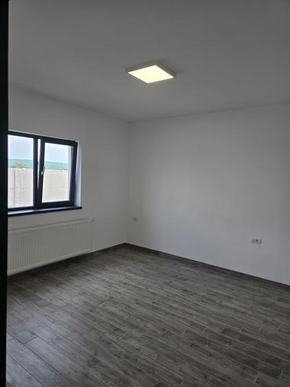Casă cu 4 camere în Ișalnița
