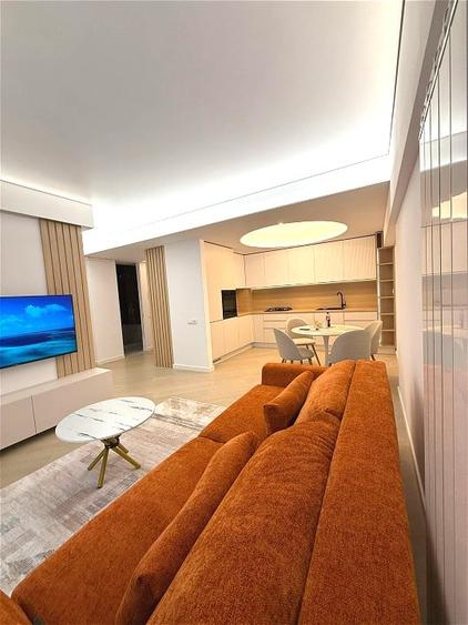 Apartament cu 3 camere semidecomandat, mobilat în Pipera