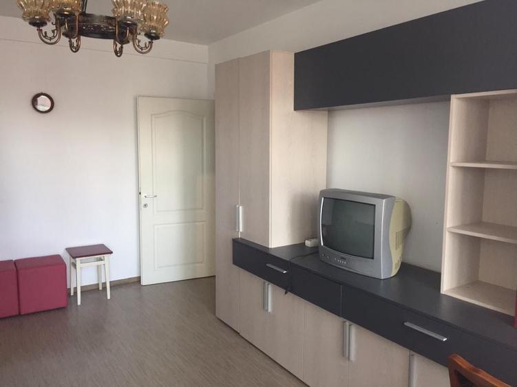 Apartament cu 2 camere decomandat în Centrul Civic