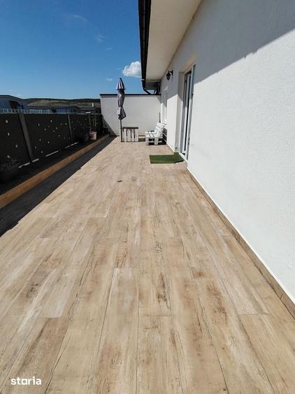 Apartament cu 3 camere în Florești