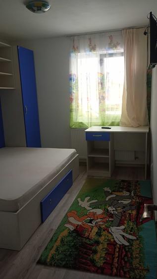 Apartament cu 4 camere în Micro 5