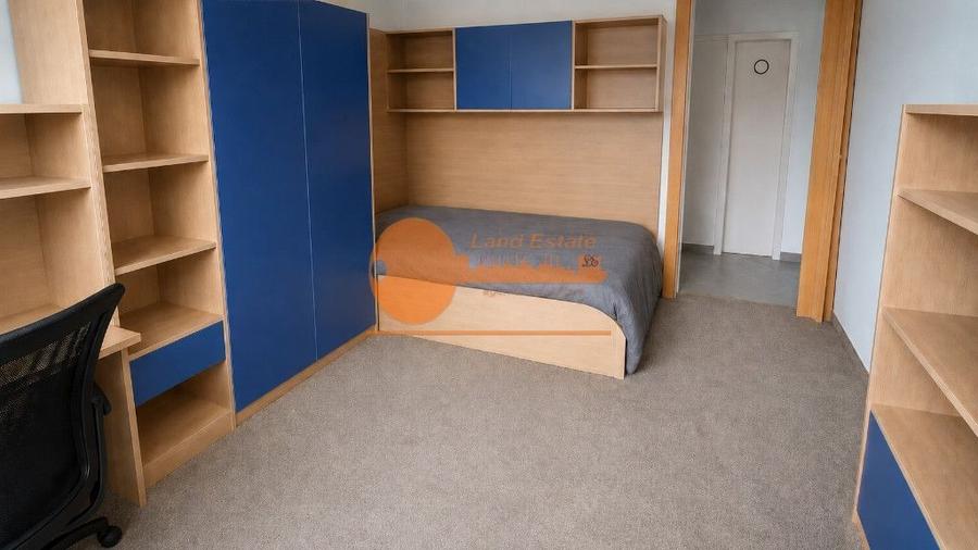 Apartament cu 4 camere semidecomandat în Gorjului