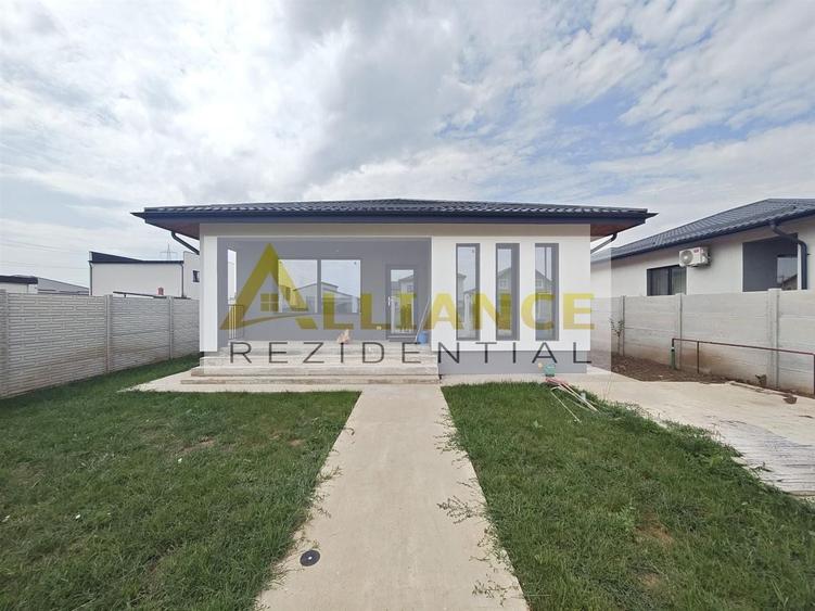 Casă individuală cu 3 camere decomandat cu Canalizare în Berceni