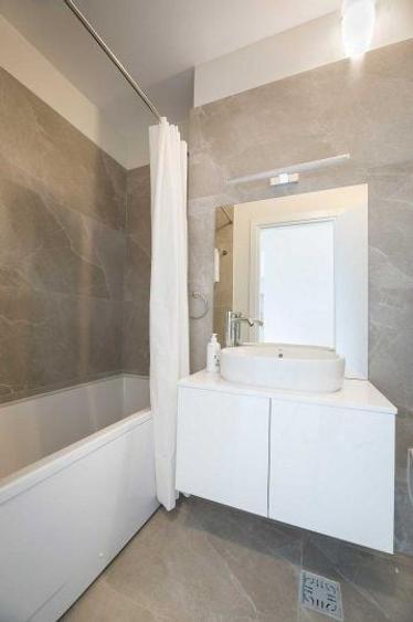 Apartament cu 2 camere semidecomandat, mobilat în Mihai Bravu