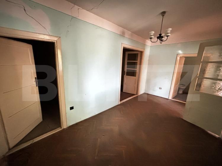 Casă cu 3 camere cu Teren 200 Mp în Central