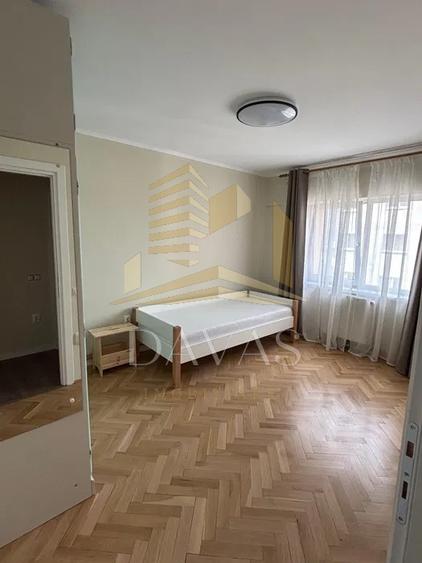 Apartament cu 3 camere decomandat, mobilat în Gheorgheni