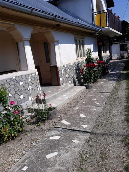 Casă cu 4 camere în