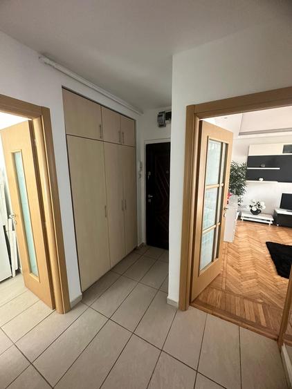 Apartament cu 2 camere decomandat în Universitate
