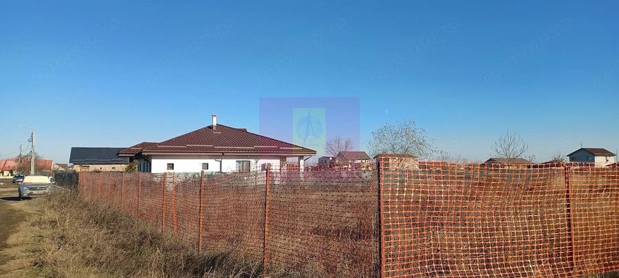 Teren de 1000 mp, în Săbăreni
