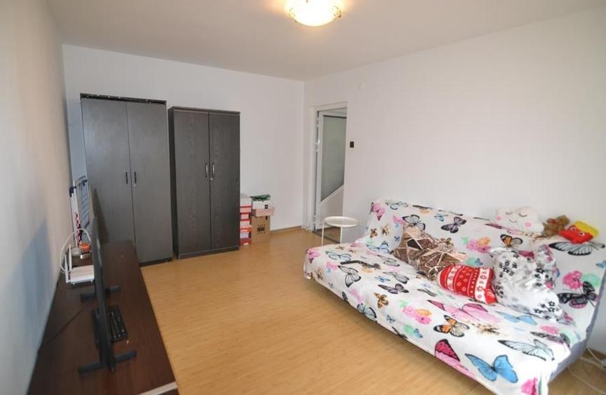 Apartament cu 2 camere decomandat în Județean
