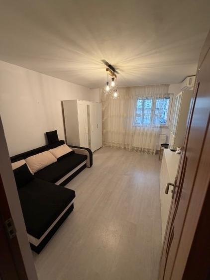 Apartament cu 2 camere decomandat, mobilat în Titan