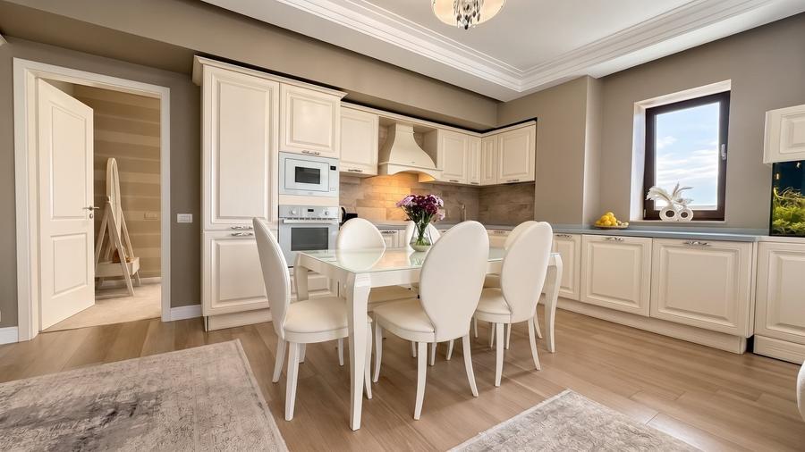 Apartament cu 3 camere decomandat, mobilat în Vitan Mall