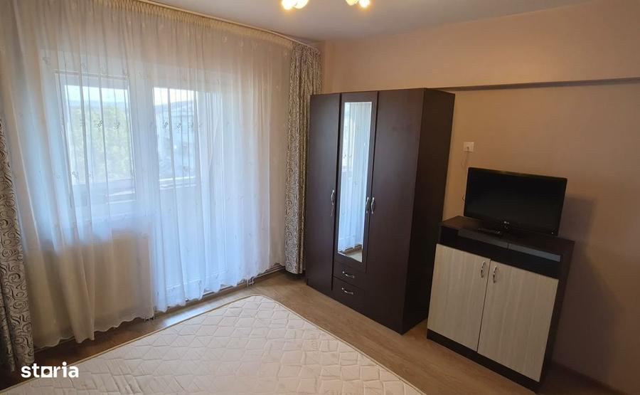 Apartament cu 2 camere decomandat în Energiei