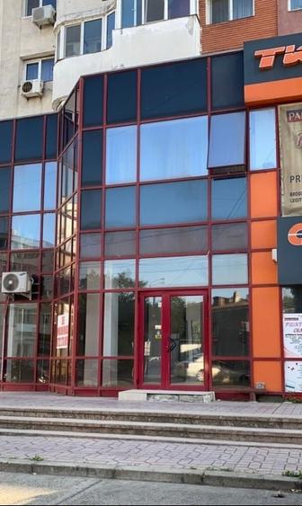 Spațiu comercial, de 70 mp, în Piața Centrală